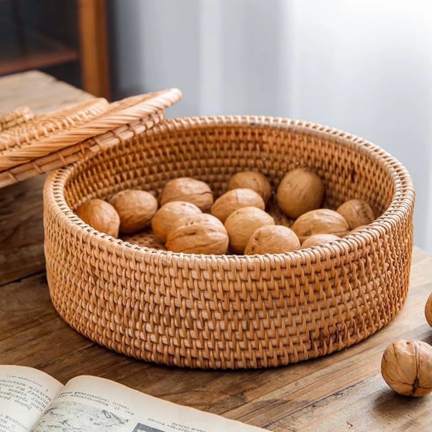 Handwoven Rattan Storage Basket with Lid – Natural Wicker Organizer