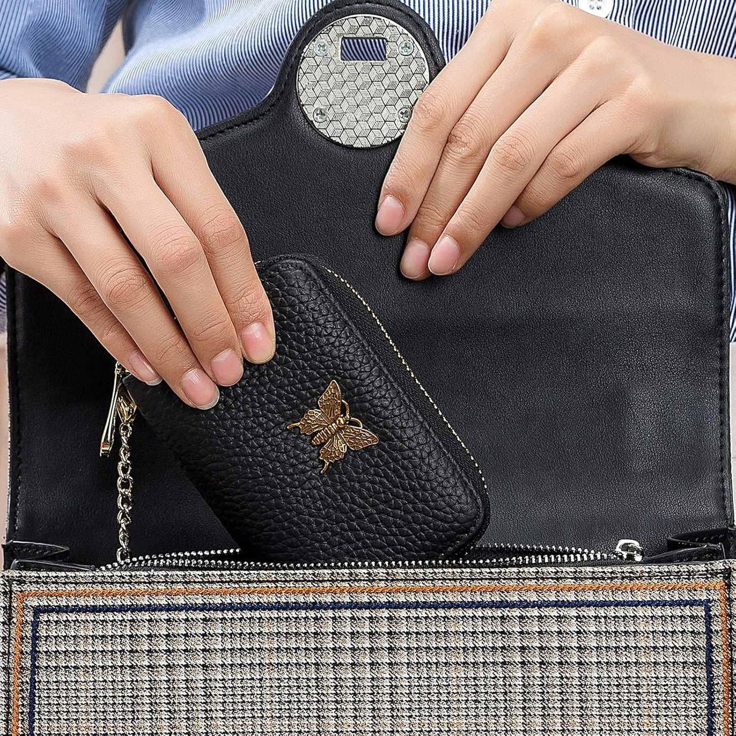 Stylish RFID Leather Card Holder for Women – with Zipper & Removable Keychain (Black)