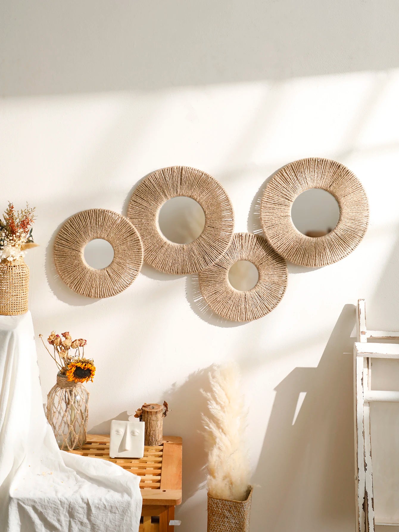 Contemporary Hanging Wall Mirror – Round Shape with Natural Rope Detail