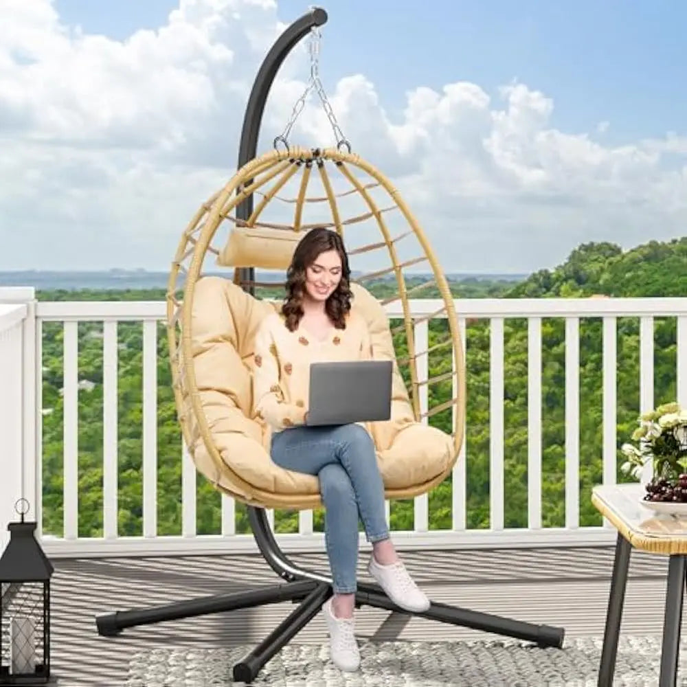  Relax in style with this cozy hanging egg chair!