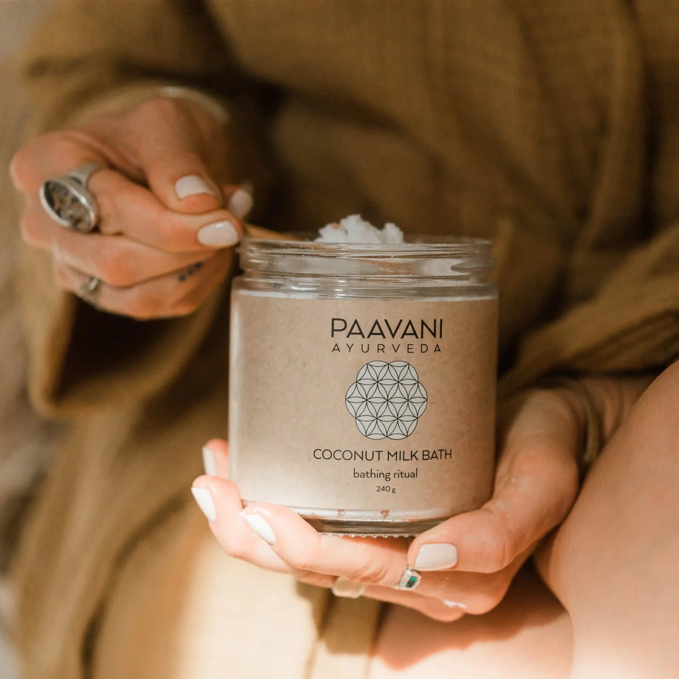  Coconut Milk Ritual Soak – Ayurvedic Herbs for Skin & Soul Renewal