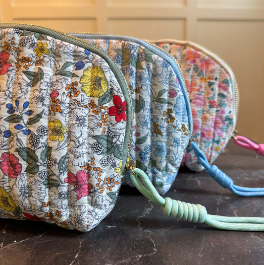  Vintage Floral Quilted Makeup Bag