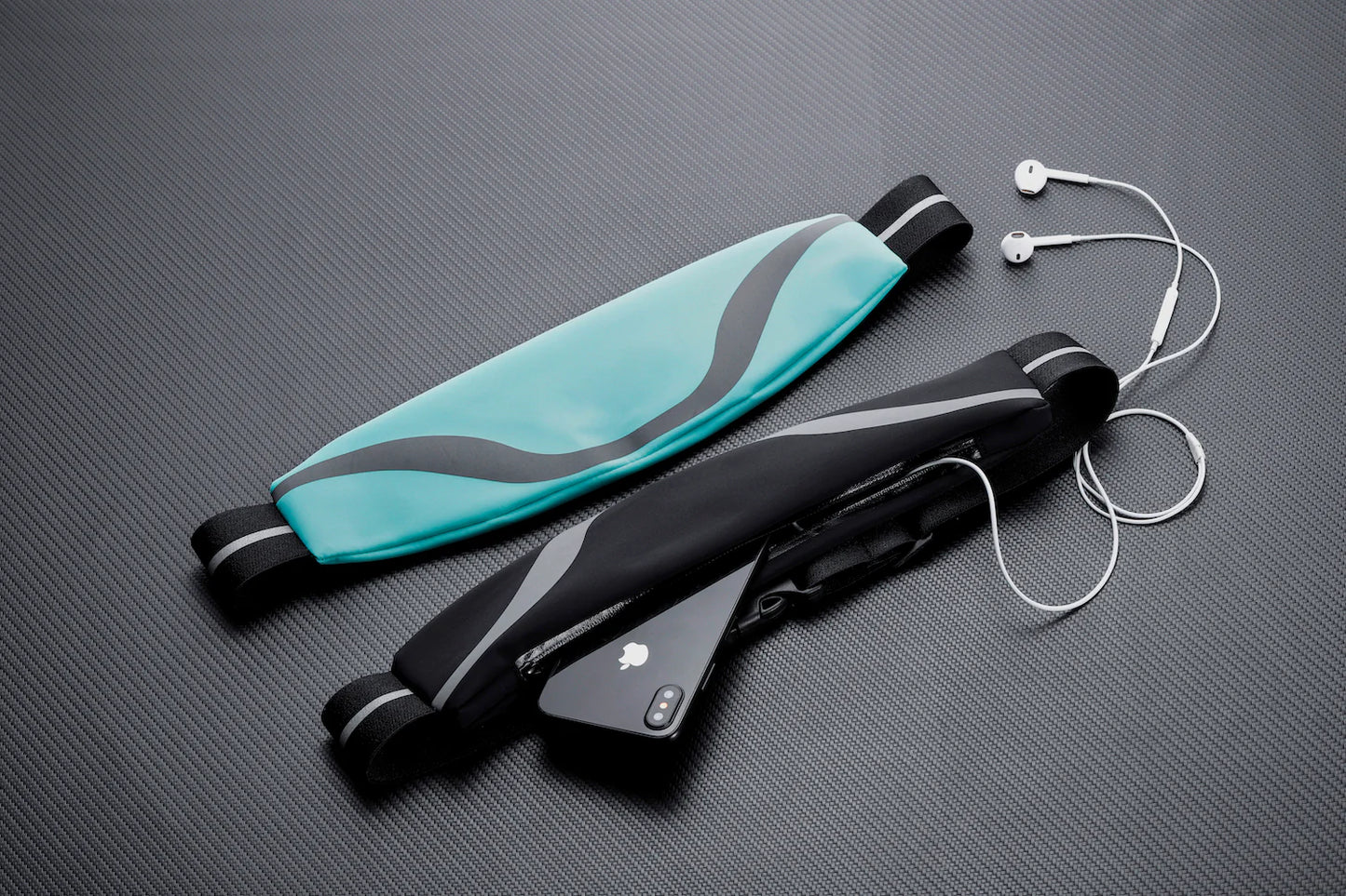 Water‑Resistant Running Belt with Reflective Strip