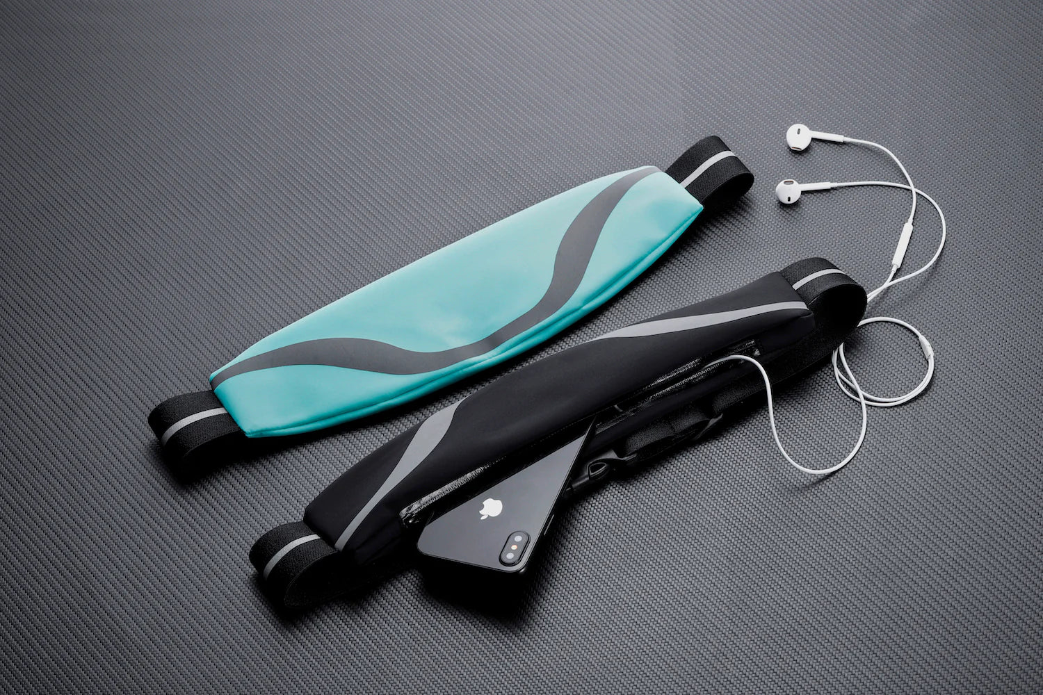 Water‑Resistant Running Belt with Reflective Strip