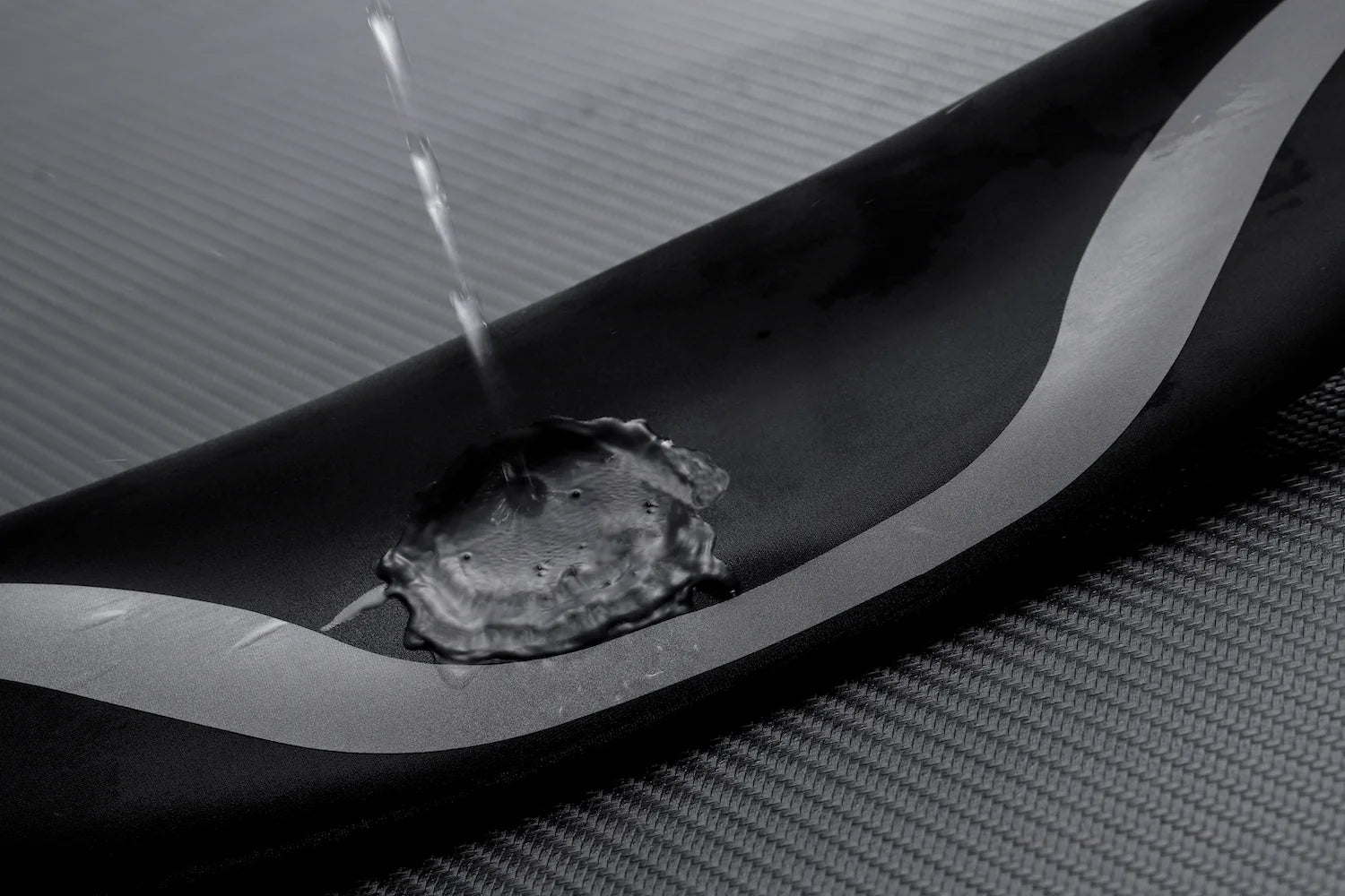 Water‑Resistant Running Belt with Reflective Strip